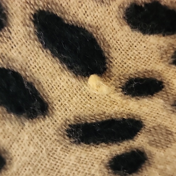 Andrew Marc /Marc New York OSFA stunning leopard print shawl sweater - Picture 4 of 7